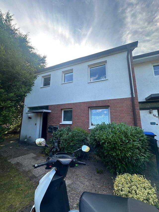 Wunderschöne 2 Zi. EG Wohnung im 2 Fam.Hs mit großen Garten in Norderstedt-Garstedt zu vermieten !!, 22848 Norderstedt, Terrassenwohnung