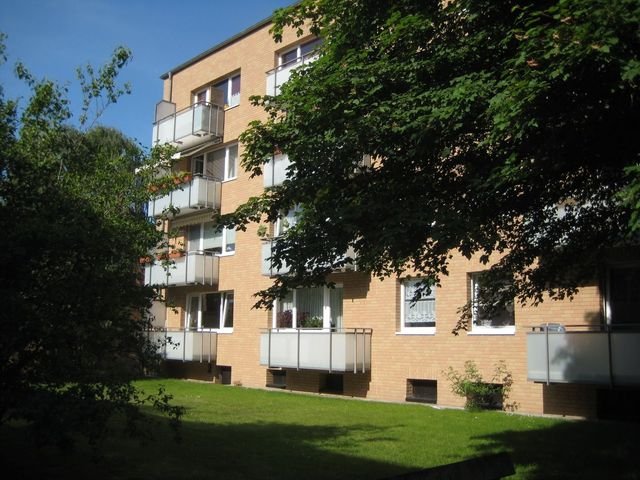 Hippige und moderne 2 Zi. – Wohnung mit Balkon im wärmegedämmten Haus in Norderstedt-Garstedt zu vermieten !, 22850 Norderstedt, Etagenwohnung