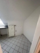 Küche mit Platz für d.Kühlschrank - Schnucklige top sanierte 1 Zimmer DG-Wohnung im wärmegedämmten Haus in Norderstedt Garstedt zu vermieten !!