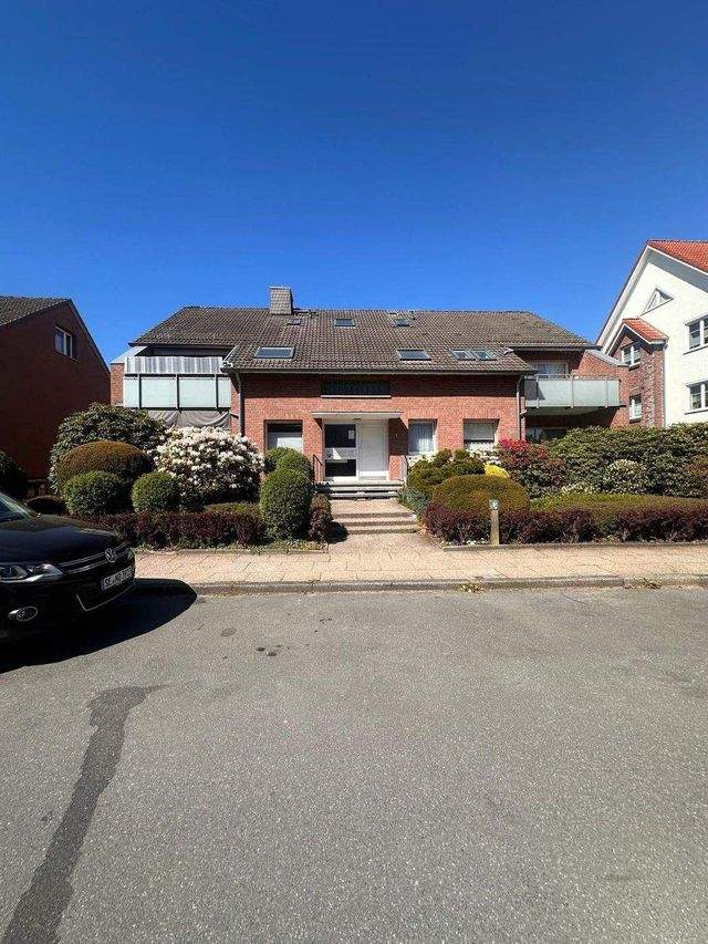 Schnucklige top sanierte 1 Zimmer DG-Wohnung im wärmegedämmten Haus in Norderstedt Garstedt zu vermieten !!, 22850 Norderstedt, Etagenwohnung