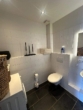 Badezimmer - Charmante 2,5 Zimmer Maisonette-Wohnung mit kleiner Terrasse in 4 Fam. Haus in Norderstedt zu vermieten!!!