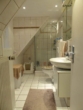 Duschbad - Trendige moderne 2,5 Zimmer DG Wohnung mit Balkon im wärmegedämmten 2 Familienhaus in Norderstedt-Glashütte zu vermieten !!!