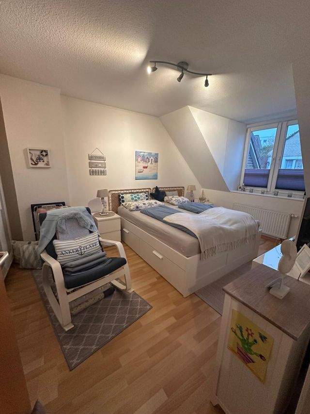Schöner Wohnen in Norderstedt-Garstedt!! Exlusive 2 Zimmer DG-Wohnung mit Balkon zu vermieten! - Photo 3