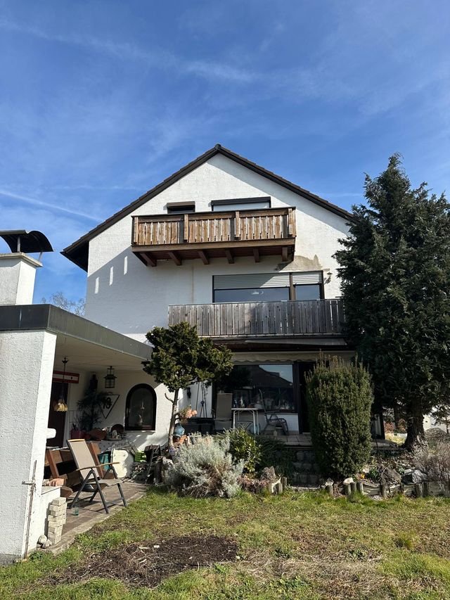 Reserviert !! Pfiffige 2,5 Zi. DG Wohnung mit schönem Sonnenbalkon in Olching bei München zu vermietern !!, 82140 Olching, Etagenwohnung