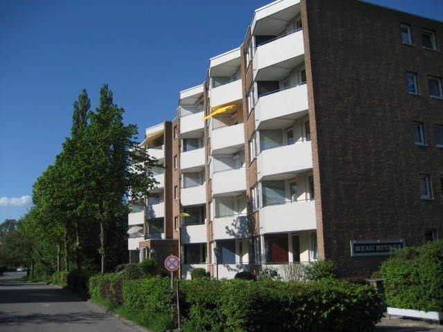 Traumhafte möblierte 2 Zimmer Wohnung mit sonnigen Südwestbalkon in Scharbeutz …Strandnähe ( ca. 100 m ) zu vermieten !, 23683 Scharbeutz, Etagenwohnung