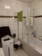 Badezimmer mit Anschluss für die Waschmaschine - Wohnen mit besonderem Flair !!! Top Maissonette-Wohnung mit Terrasse in einem ehemaligen Bauernhaus in Norderstedt - Garstedt zu vermieten !!