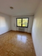 Schlafzimmer 1 - Charmante 2 Zi. Whg. mit Balkon in ruhiger 30er Zone und Sackgassenlage Nähe des Herold-Centers zu vermieten!!