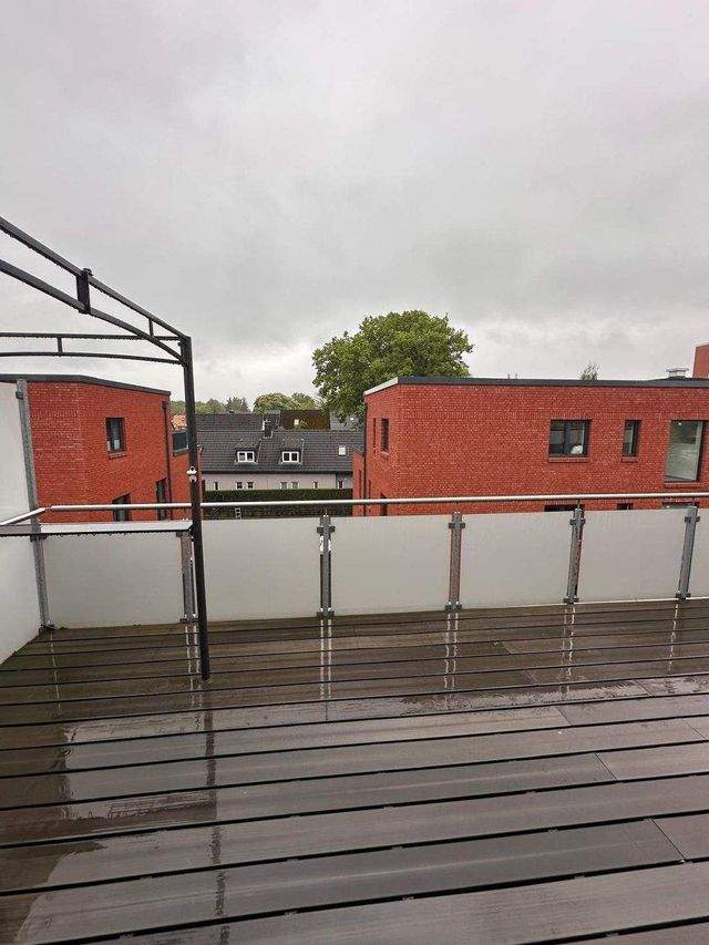 Schöner Wohnen !! Exklusive 2 Zi.Penthouse Wohnung mit riesiger Sonnenterrasse in Norderstedt – Harksheide zu vermieten !!! - Photo 4