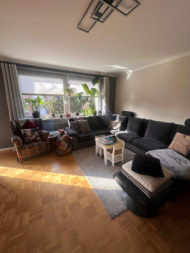 Charmante 2,5 Zi. Whg. mit Balkon in ruhiger 30er Zone Nähe des Herold-Centers zu vermieten!! - Foto 1