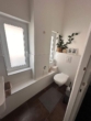 Gäste-WC - Schicke 4 Zimmer Altbauwohnung mit großem Balkon in HH-Ohlsdorf zu vermieten !!!