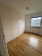 Schlafzimmer mit Einbauschrank - Starterwohnung ! Süße kleine 1,5 Zimmer Wohnung in Norderstedt-Garstedt zu vermieten !!!