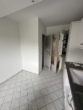 Küche mit Essplatz - Großzügige 2,5 Zimmer Dachgeschosswohnung mit großem Balkon in 4 Fam.Haus in Norderstedt - Garstedt zu vermieten