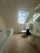 Vollbad mit Fenster - Charmante 2 Zimmer DG Wohnung in Norderstedt-Glashütte zu vermieten !!