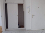 Flur mit Einbauschrank - Sonnige 2,5 Zimmer EG-Wohnung mit einem schönen Balkon in Norderstedt-Glashütte zu vermieten!!