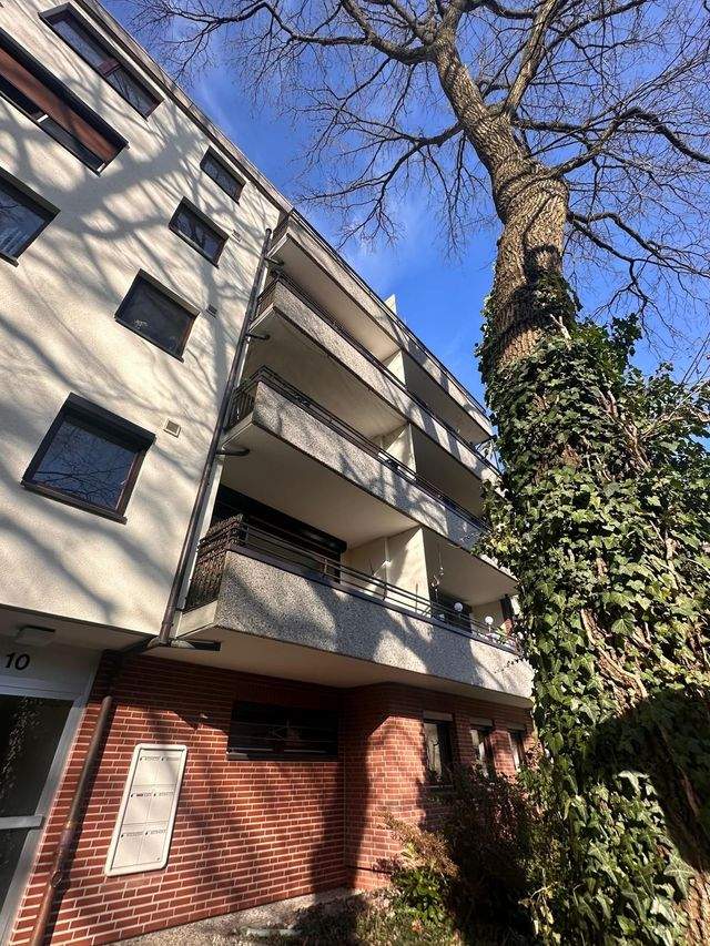 Charmante 4 Zimmer Wohnung mit Balkon und Terrasse in schöner Wohnanlage in Norderstedt-Garstedt Nähe Herold-Center zu verkaufen !!!, 22850 Norderstedt, Etagenwohnung