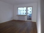 Wohnzimmer - Top gepflegte 2,5 Zimmer EG- Wohnung mit Südbalkon in ruhiger Lage von Norderstedt-Garstedt zu vermieten!!!