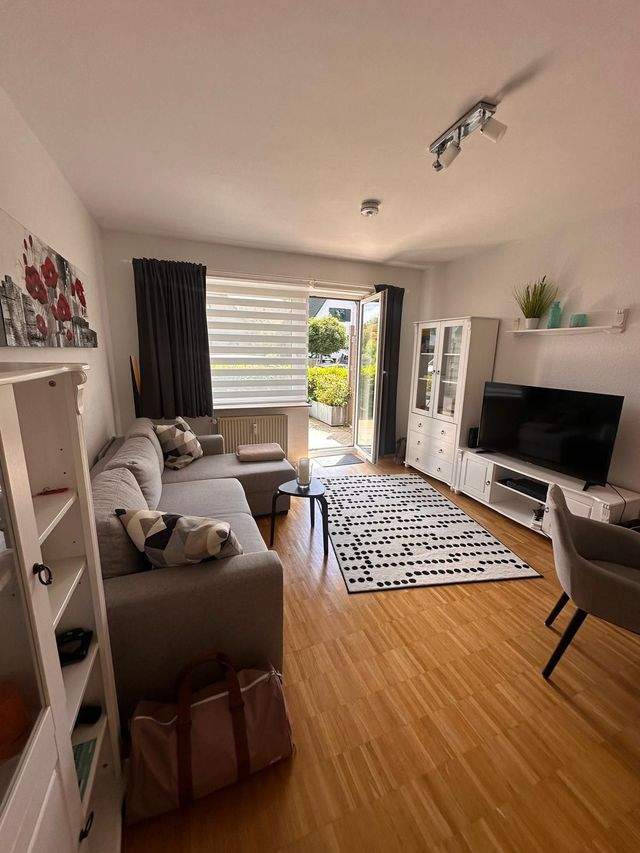 Schicke 1,5 Zimmer Erdgeschoss Wohnung mit Terrasse in einer gepflegten Wohnanlage in Hamburg-Niendorf zu vermieten !! - Photo 2
