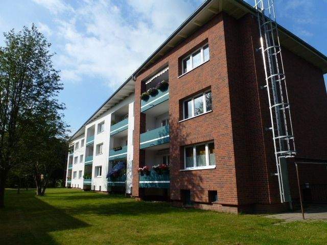 Schöner Wohnen !! Traumhafte 2,5 Zimmer Wohnung mit Balkon im wärmegedämmten Haus in Rellingen zu vermieten !!, 25462 Rellingen, Etagenwohnung