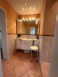 Badezimmer 1 - Preisreduzierung !!Elegante 4 Zimmer Wohnung mit Balkon und Terrasse in schöner Wohnanlage in Norderstedt-Garstedt Nähe Herold-Center zu verkaufen !!!