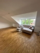 Wohnzimmer 2 - Charmante 2,5 Zimmer Dachgeschosswohnung in ruhiger 30er Zone Nähe des Herold-Centers zu vermieten!!