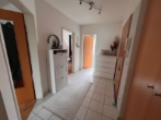 Flur mit Einbauschrank - Schöner Wohnen in Norderstedt-Garstedt!! Exlusive 2 Zimmer DG-Wohnung mit Balkon zu vermieten!