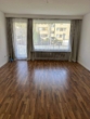 Wohnzimmer - Witzige 1,5 Zimmer Whg. mit einem schönen sonnigen Balkon in Norderstedt-Glashütte zu vermieten!!