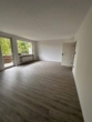 Wohnzimmer - Einziehen und Wohlfühlen !! Neu renovierte und sanierte 3 Zimmer Wohnung mit schönem Sonnenbalkon in Norderstedt-Garstedt zu vermieten !