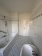 Badezimmer 1 - Schöne 2 Zi.Wohnung EG-Wohnung mit Balkon in Norderstedt-Garstedt zu vermieten!!