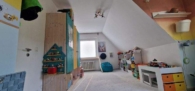 Kinderzimmer 1 - Tolle 3 Zimmer DG - Wohnung mit Balkon im 2 Fam.Haus in Norderstedt-Glashütte zu vermieten !!